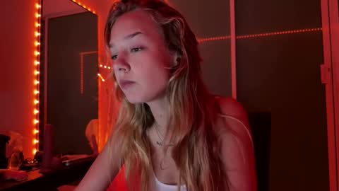 Snapshot of anita__hills chatting on 09.29.25 anita__hills online show from 09.29.25