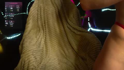 anita_von online show from 11.25.25