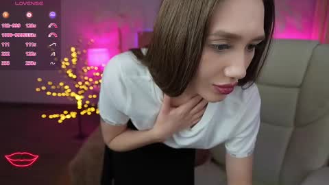 Snapshot of anittarays chatting on 12.19.24 anittarays online show from 12.19.24