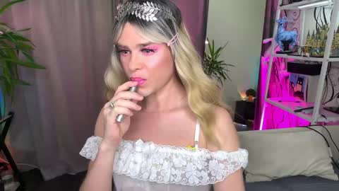 anjalin_sososok online show from 05.20.26
