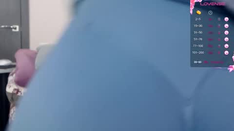 anna_asss online show from 12.17.25