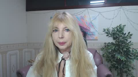 Anna Ditrih online show from 01.22.25