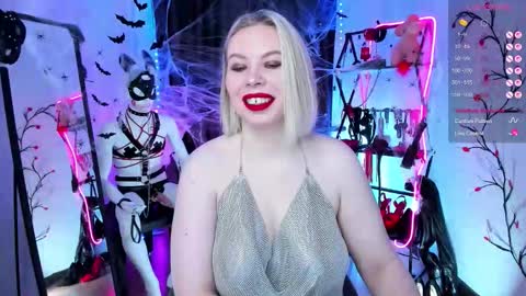 Snapshot of anna_maxwell chatting on 10.18.25 Anna online show from 10.18.25