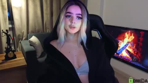 Snapshot of anna_nickol chatting on 02.07.25 Anna online show from 02.07.25