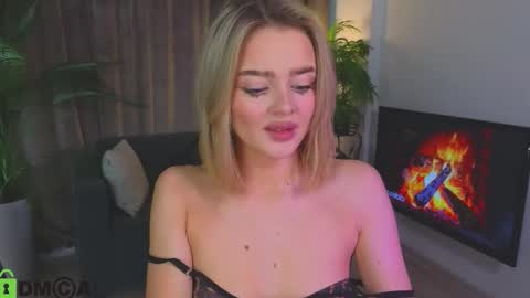 Snapshot of anna_nickol chatting on 10.24.25 Anna online show from 10.24.25