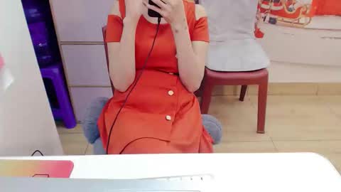 anna_xyz online show from 12.20.25