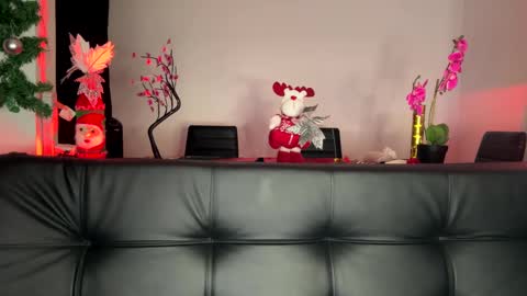 annaa__ online show from 12.25.24