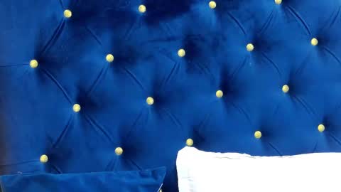 Anna online show from 02.13.25