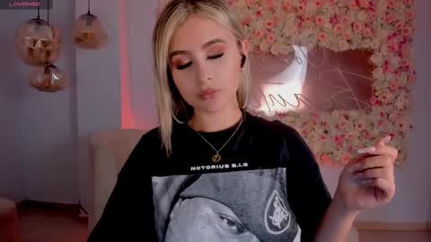 Anna Brooks  online show from 03.01.25