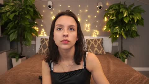 Snapshot of annaelys chatting on 01.18.25 Anna online show from 01.18.25