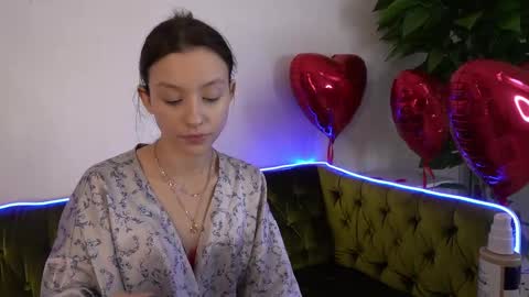 Snapshot of annaelys chatting on 02.12.25 Anna online show from 02.12.25