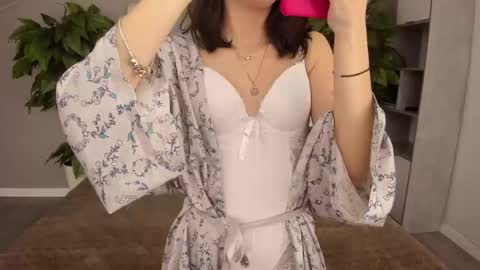 Snapshot of annaelys chatting on 02.19.25 Anna online show from 02.19.25