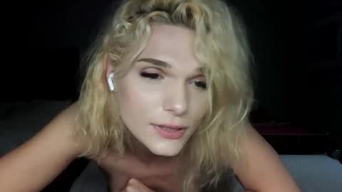 Snapshot of annamarrie777 chatting on 10.20.25 AnnaMarrie online show from 10.20.25