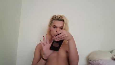 Snapshot of annamarrie777 chatting on 10.30.25 AnnaMarrie online show from 10.30.25