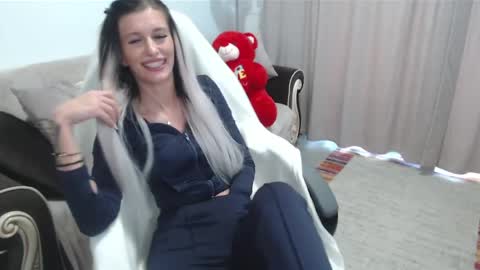 Anna online show from 04.21.26