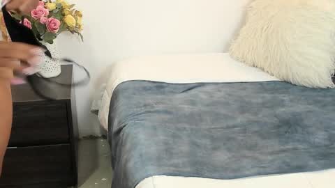 Anna Rosse online show from 04.04.26