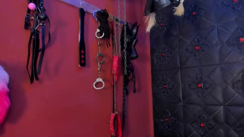  Annavi  online show from 12.15.25