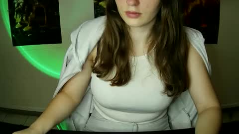 Bella online show from 09.19.25