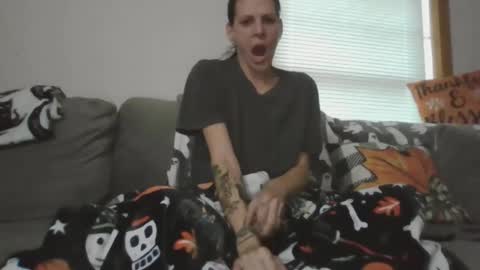 Snapshot of anne12369 chatting on 09.11.25 anne online show from 09.11.25