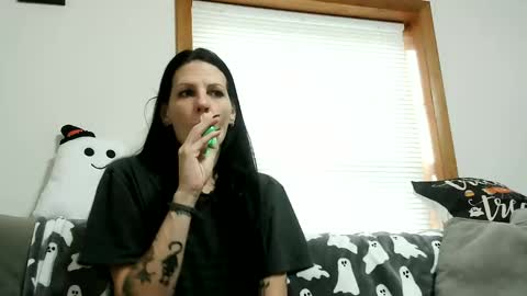 Snapshot of anne12369 chatting on 09.21.25 anne online show from 09.21.25