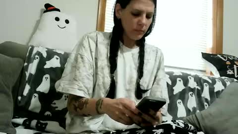 Snapshot of anne12369 chatting on 09.22.25 anne online show from 09.22.25