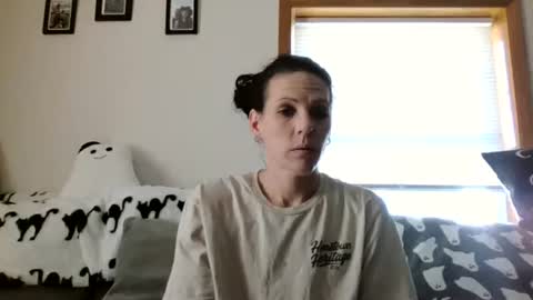 Snapshot of anne12369 chatting on 10.12.25 anne online show from 10.12.25