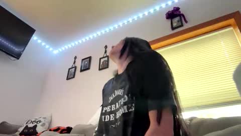 Snapshot of anne12369 chatting on 10.19.25 anne online show from 10.19.25