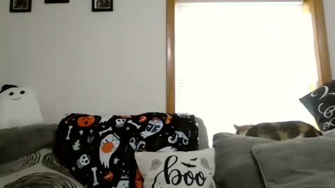 Snapshot of anne12369 chatting on 10.28.25 anne online show from 10.28.25