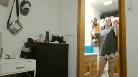 Snapshot of anne12369 chatting on 11.18.25 anne online show from 11.18.25