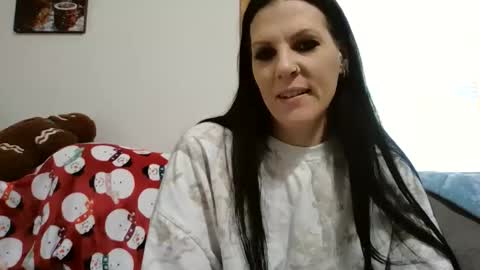 Snapshot of anne12369 chatting on 12.05.25 anne online show from 12.05.25