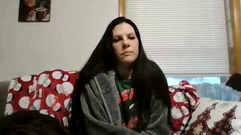 Snapshot of anne12369 chatting on 12.17.25 anne online show from 12.17.25