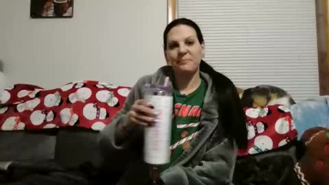 Snapshot of anne12369 chatting on 12.19.25 anne online show from 12.19.25