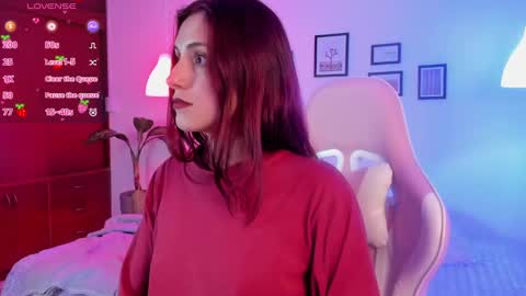 Snapshot of anne_bloom_ chatting on 01.07.25 Anne online show from 01.07.25