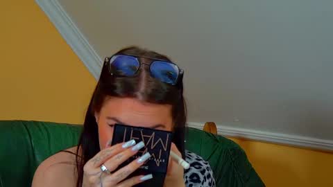 Anne online show from 11.21.25