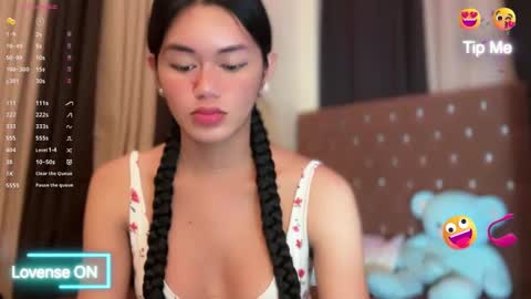 Snapshot of annedee_ chatting on 02.20.25 Kim online show from 02.20.25