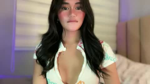 Snapshot of annedee_ chatting on 11.17.25 Kim online show from 11.17.25