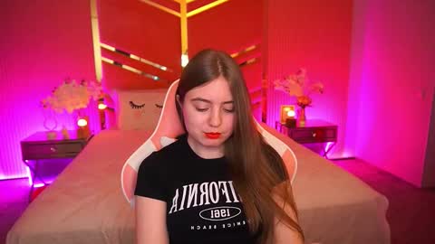 Snapshot of anneeexx chatting on 12.15.25 anneeexx online show from 12.15.25