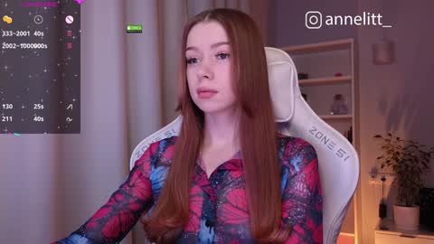 Snapshot of annelitt chatting on 12.19.24 annelitt online show from 12.19.24