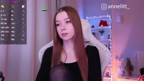 Snapshot of annelitt chatting on 01.08.25 annelitt online show from 01.08.25