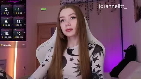 Snapshot of annelitt chatting on 11.28.25 annelitt online show from 11.28.25