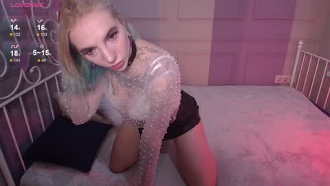 Snapshot of annetenet chatting on 02.01.25 Annet online show from 02.01.25