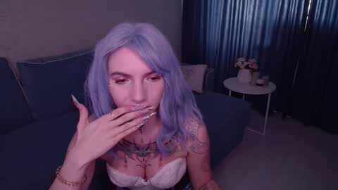 Snapshot of annetenet chatting on 10.01.25 Annet online show from 10.01.25