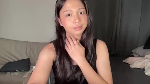 Annette 03 online show from 10.14.25