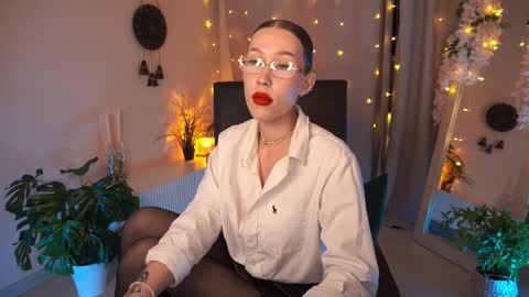 Snapshot of annettelane chatting on 10.09.25 Anna online show from 10.09.25