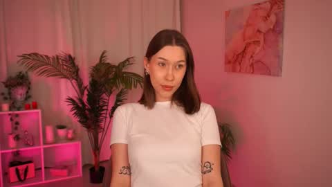 Snapshot of annettelane chatting on 11.17.25 Anna online show from 11.17.25