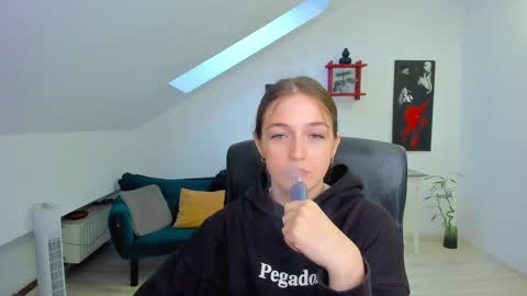 annewilsonn online show from 05.14.26