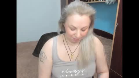 Snapshot of anngelynajoy chatting on 04.03.26 Anngel online show from 04.03.26