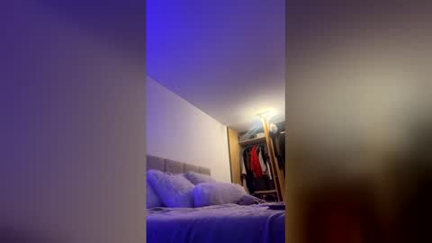  Annie online show from 04.28.26