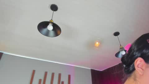 annie_barozzi online show from 11.02.25