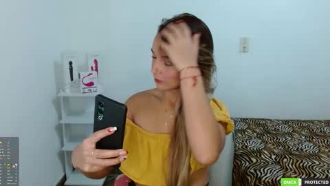 Snapshot of annie_che77y chatting on 09.28.25 annie cherry independent model online show from 09.28.25